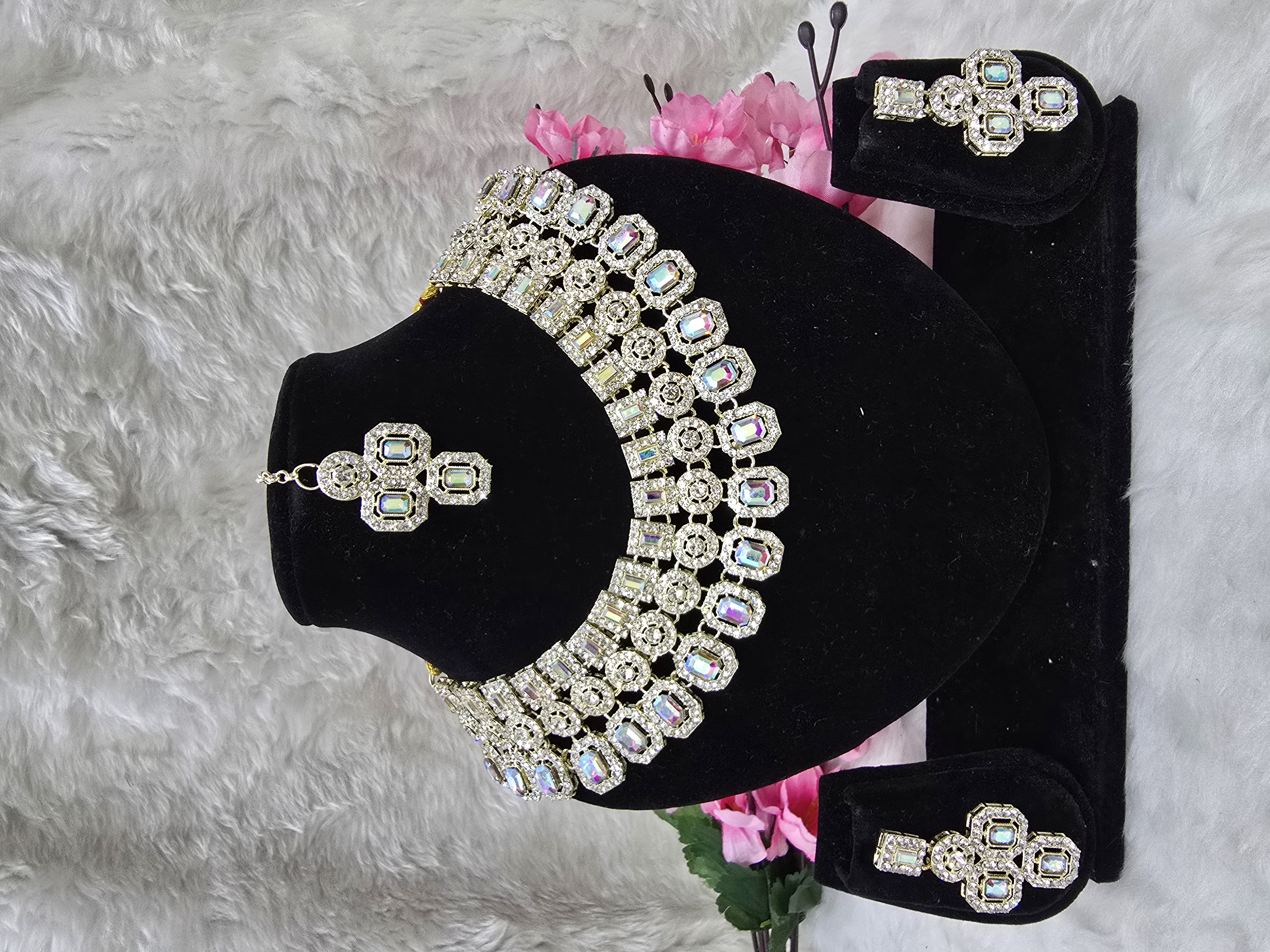 Beautiful Neckless Set 10