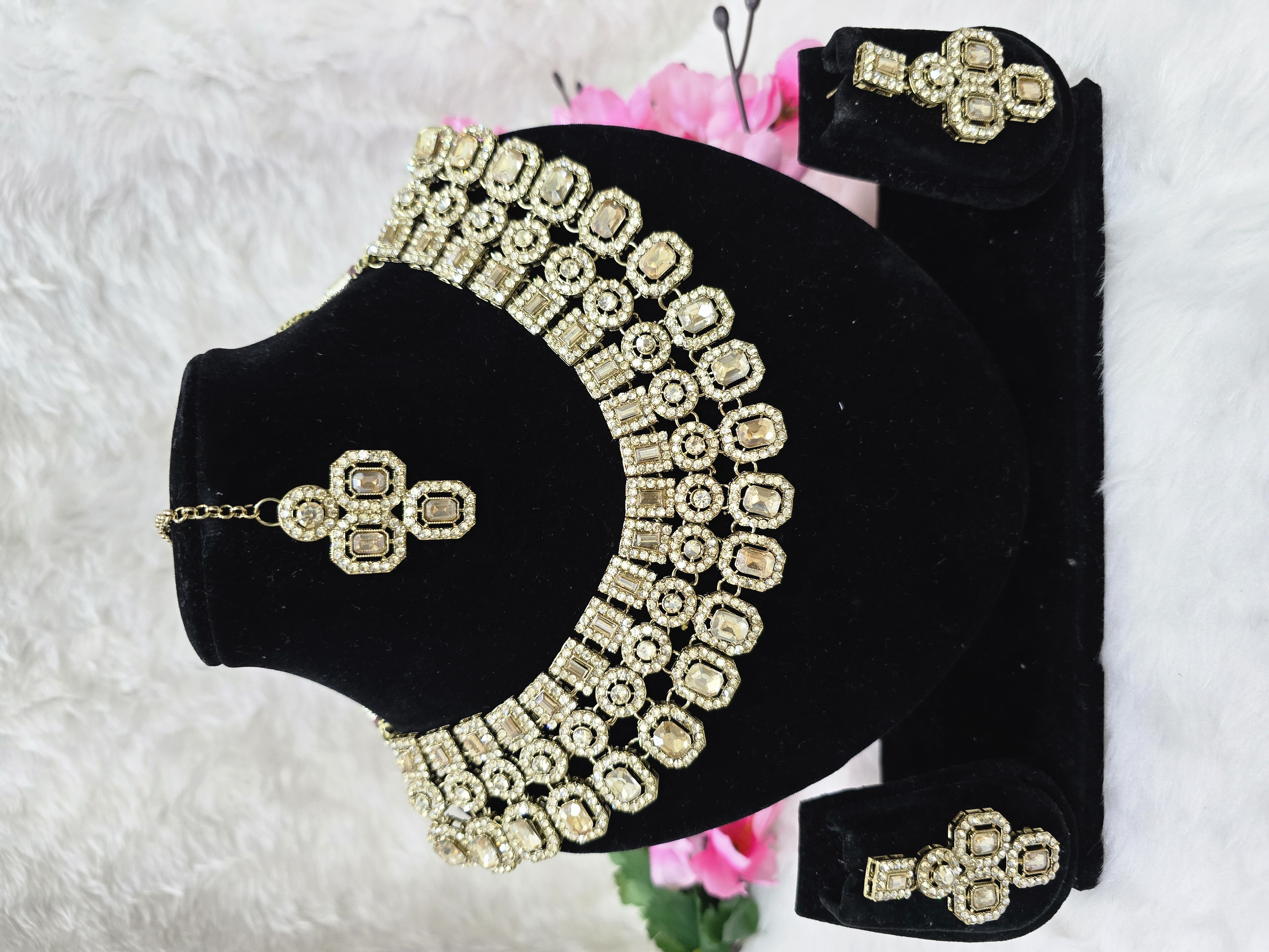 Beautiful Neckless Set 11