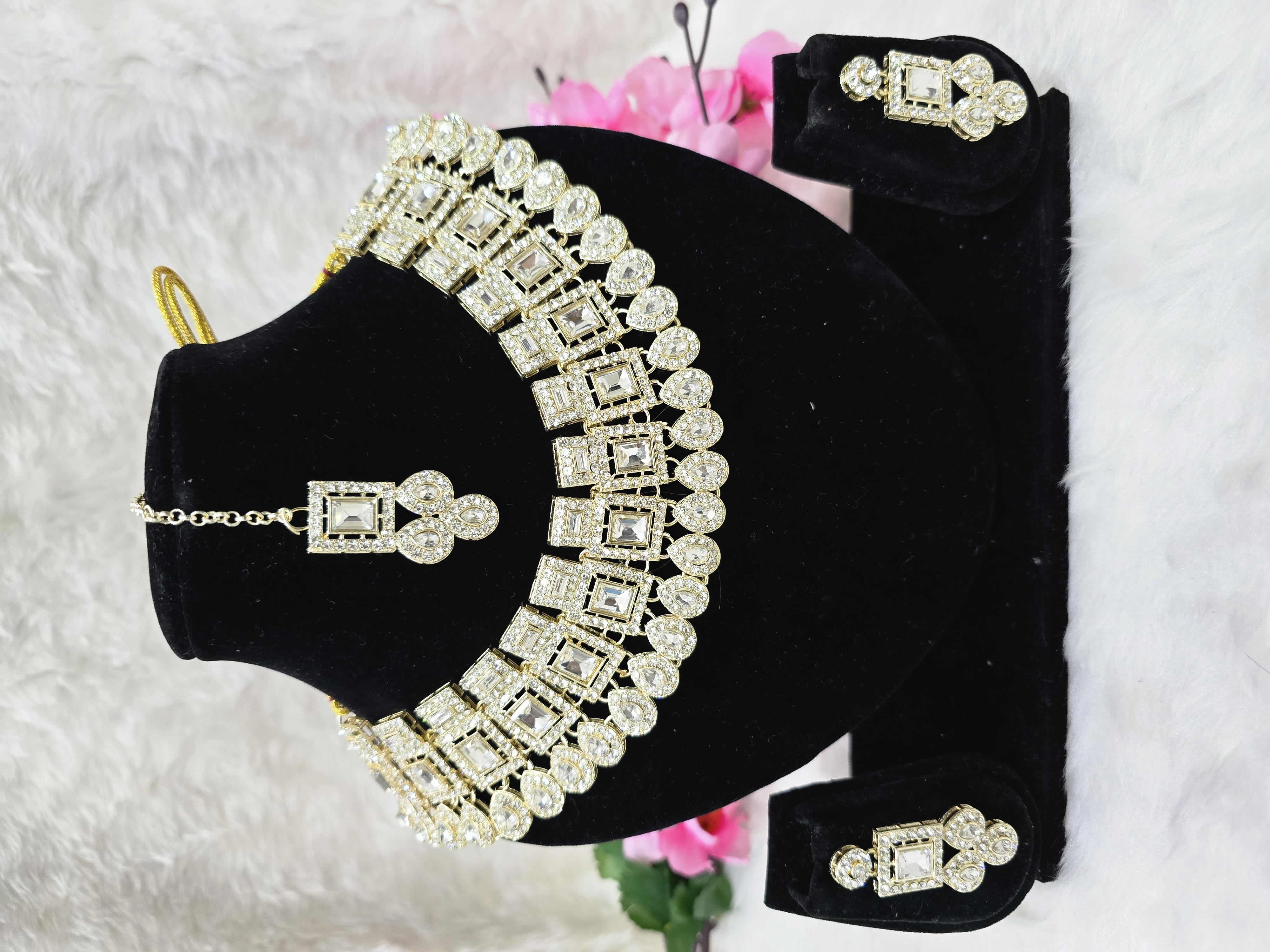 Beautiful Neckless Set 12