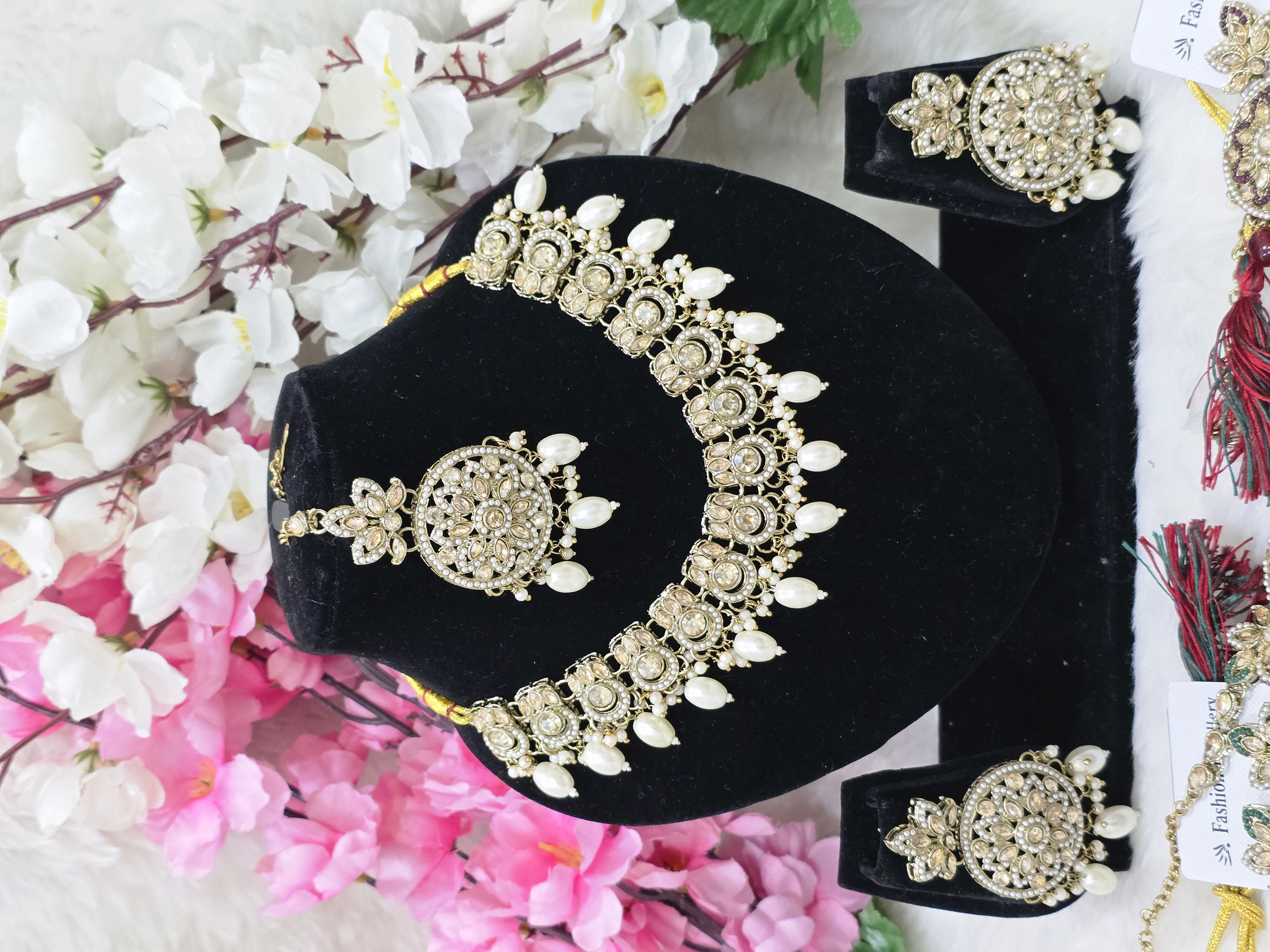  Beautiful Neckless Set 23